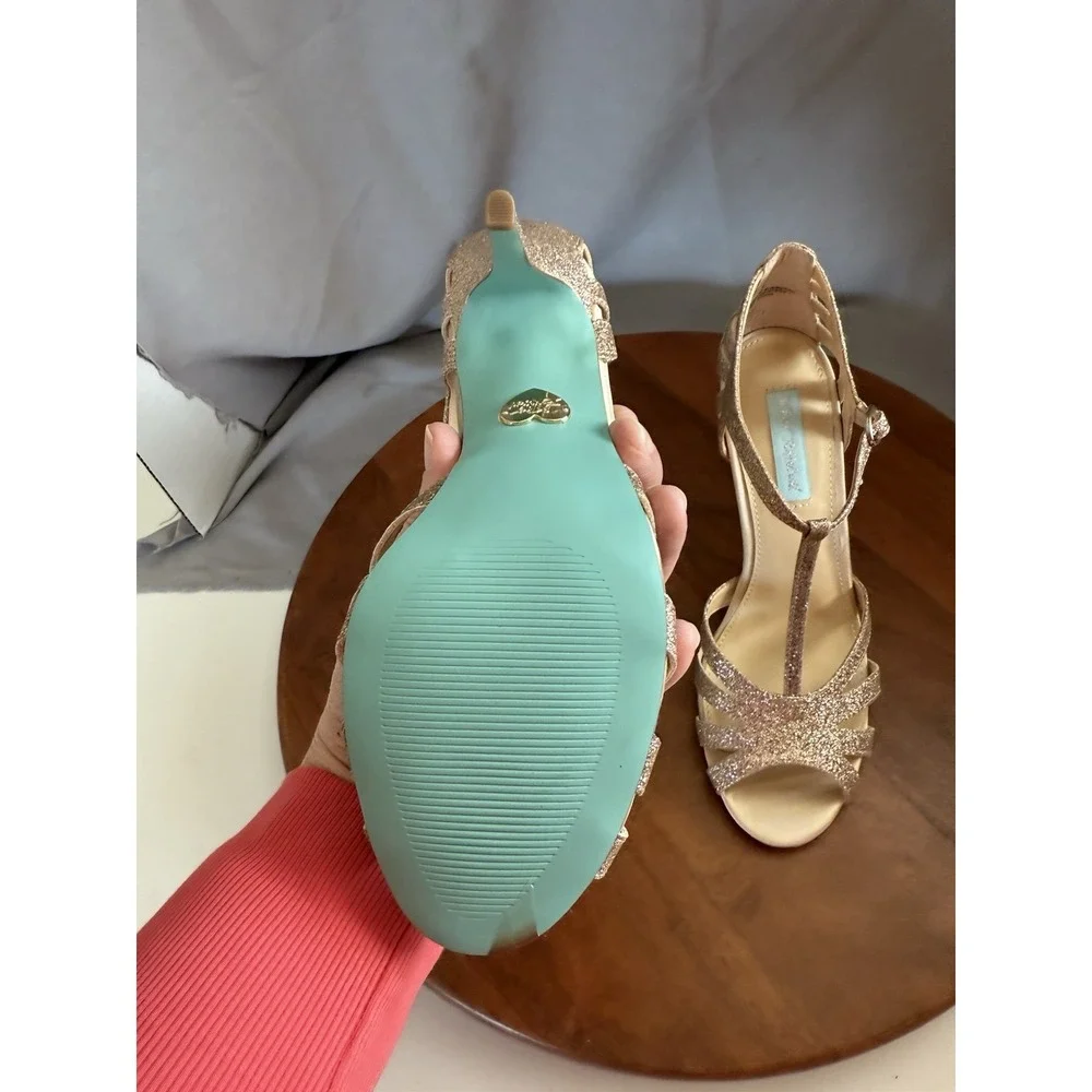Blue By Betsey Johnson Champagne SB-Tee Sparkle T-Strap Heels Women's Size 9 - Picture 7 of 13